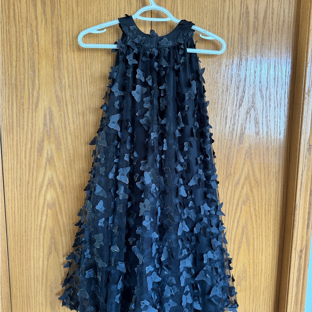 Elegant Black Dress - Picture 1 of 3